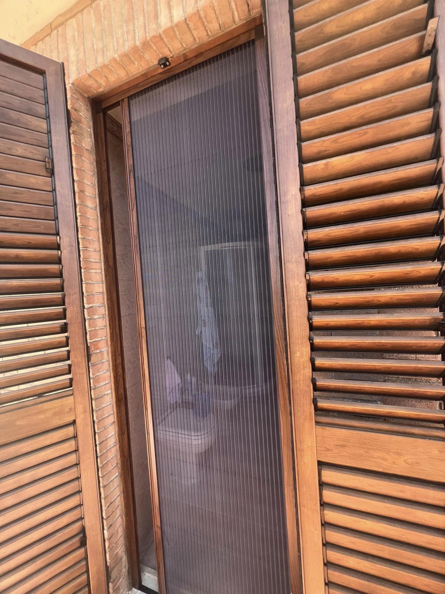 Zanzariere per porte e finestre